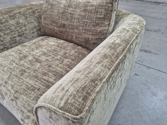 Erskine Lounge Chair in Basalt Lichen