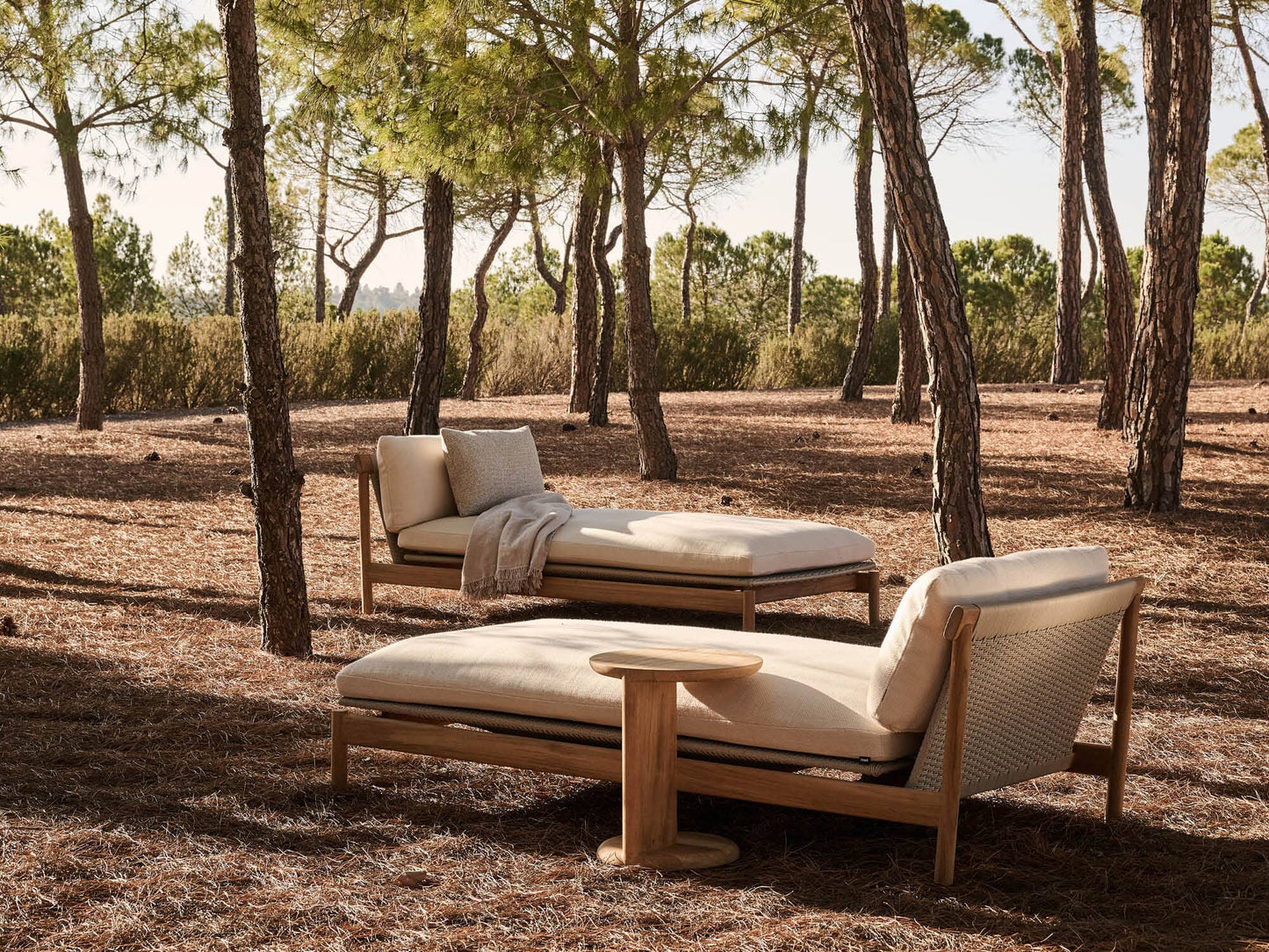 Amanu Daybed Outdoor Furniture Tribu