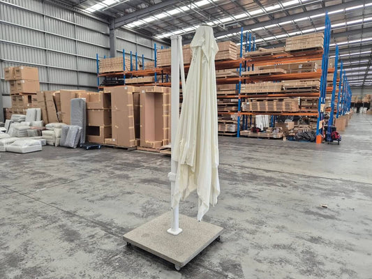 Caractere 300cm Side Pole Umbrella in Natural