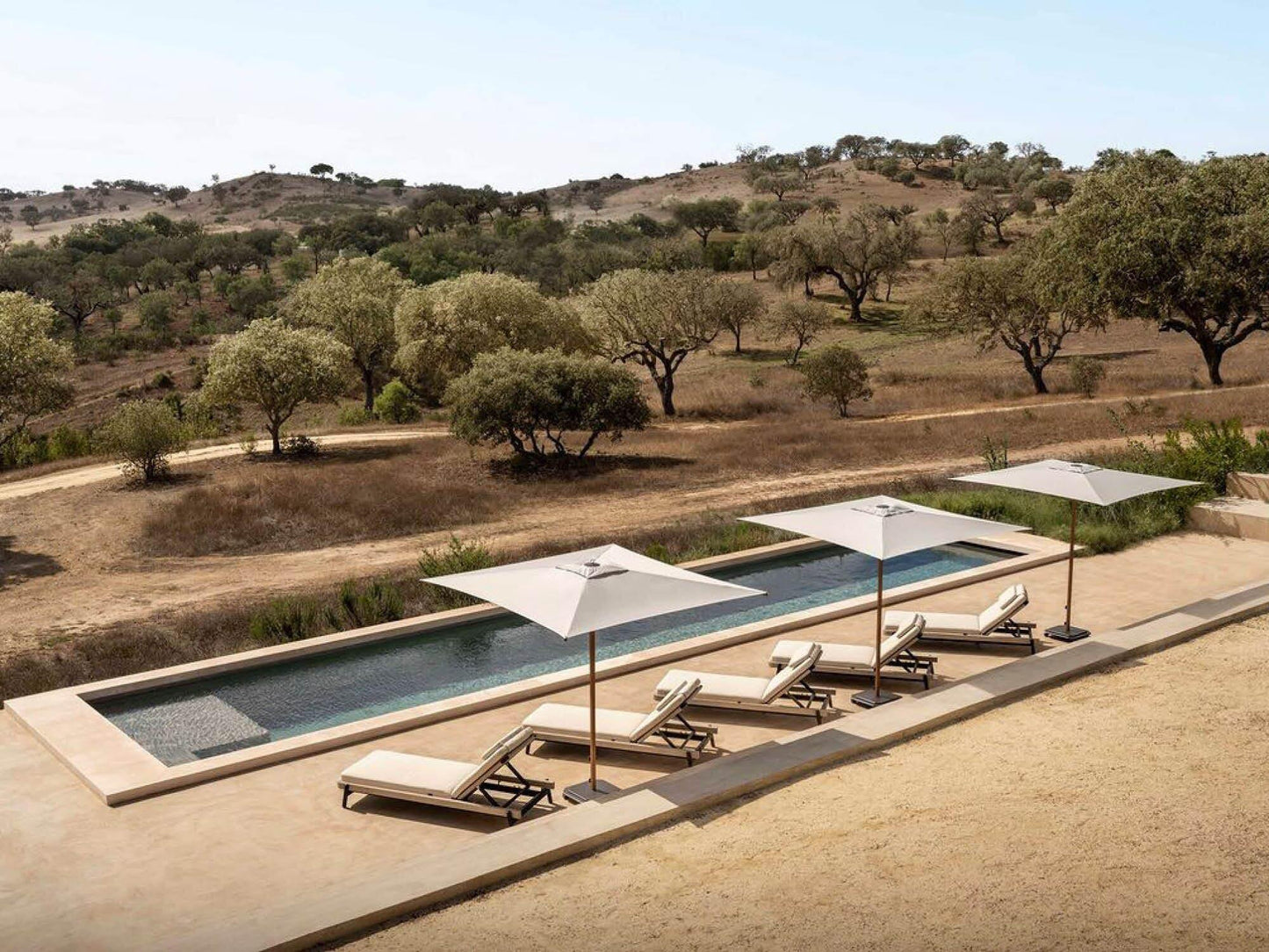 Caractere Centre Pole Umbrella - Outdoor Furniture