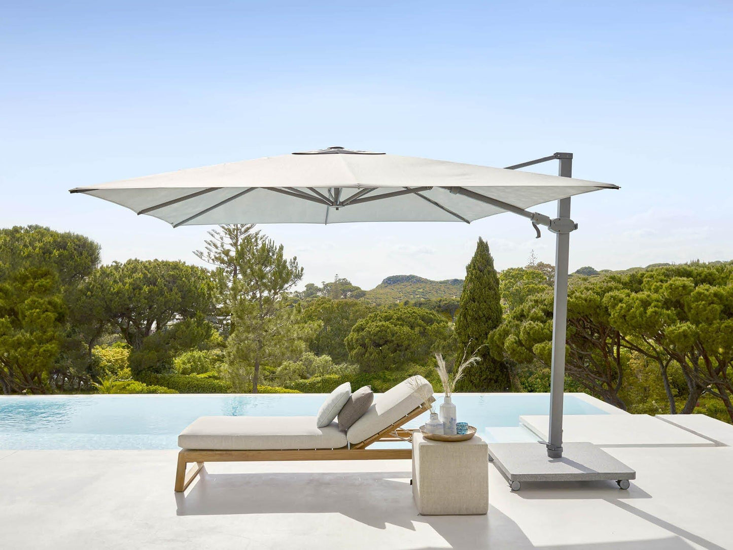 Caractere Side Pole Umbrella - Outdoor Furniture
