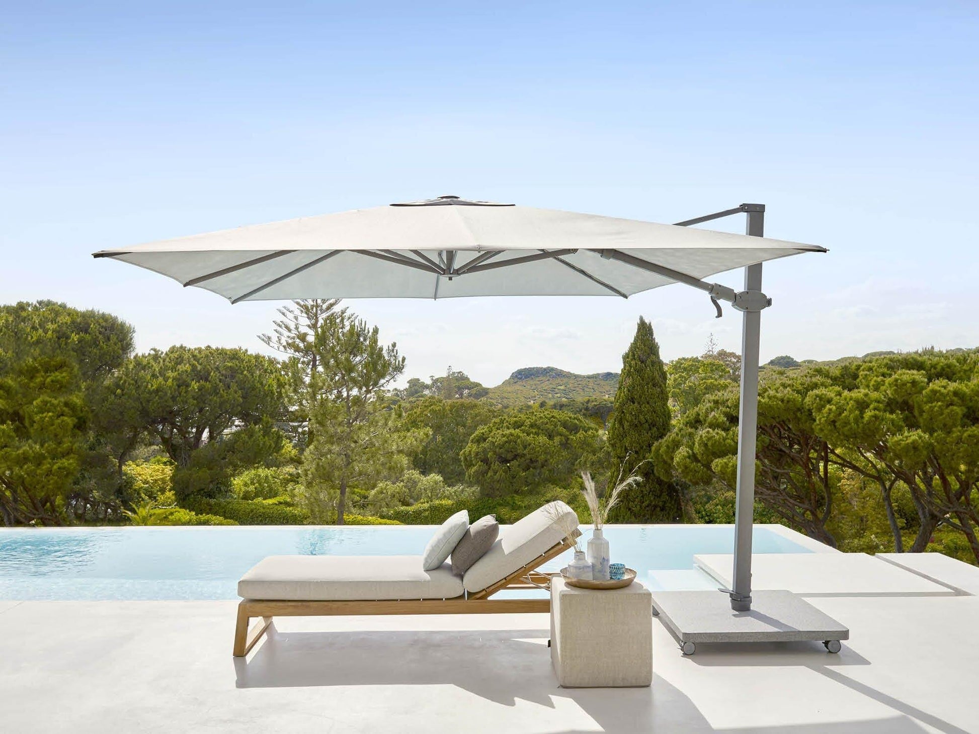 Caractere Side Pole Umbrella - Outdoor Furniture