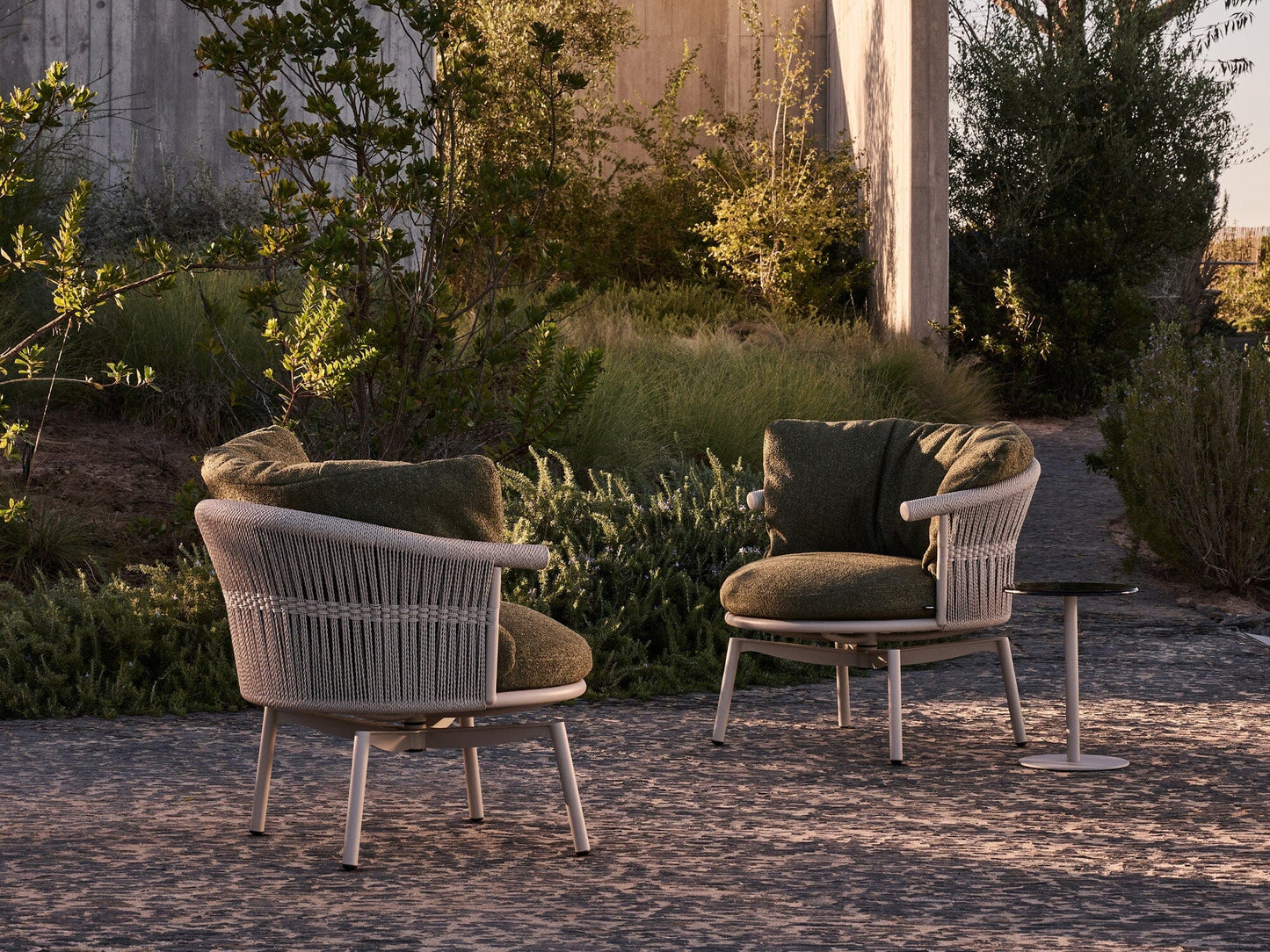 CESTA Swivel Lounge Chair Outdoor Furniture Tribu