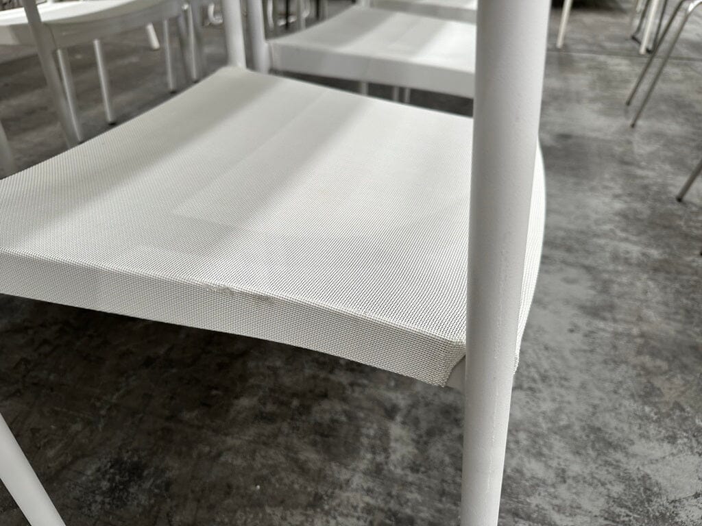 Illum Table and Armchairs in White Outdoor Furniture Tribu 