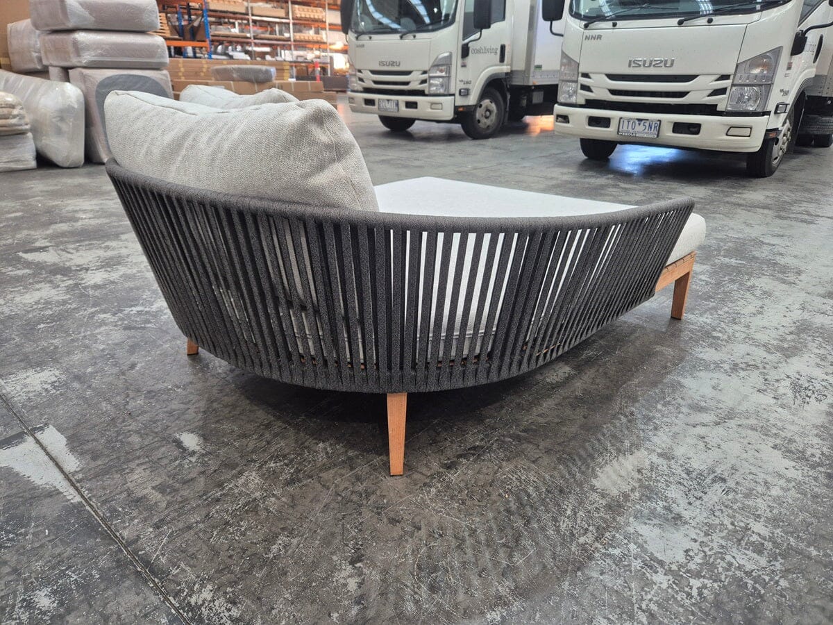 Mood Daybed in Wenge Outdoor Furniture Tribu