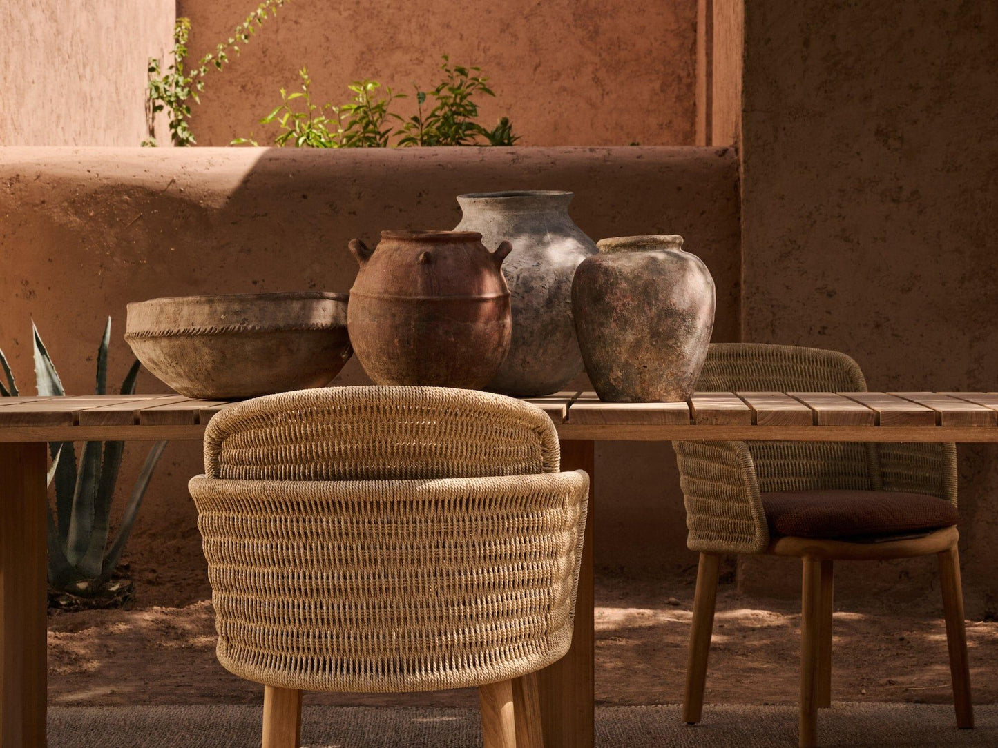 Suro Dining Table - Outdoor Furniture