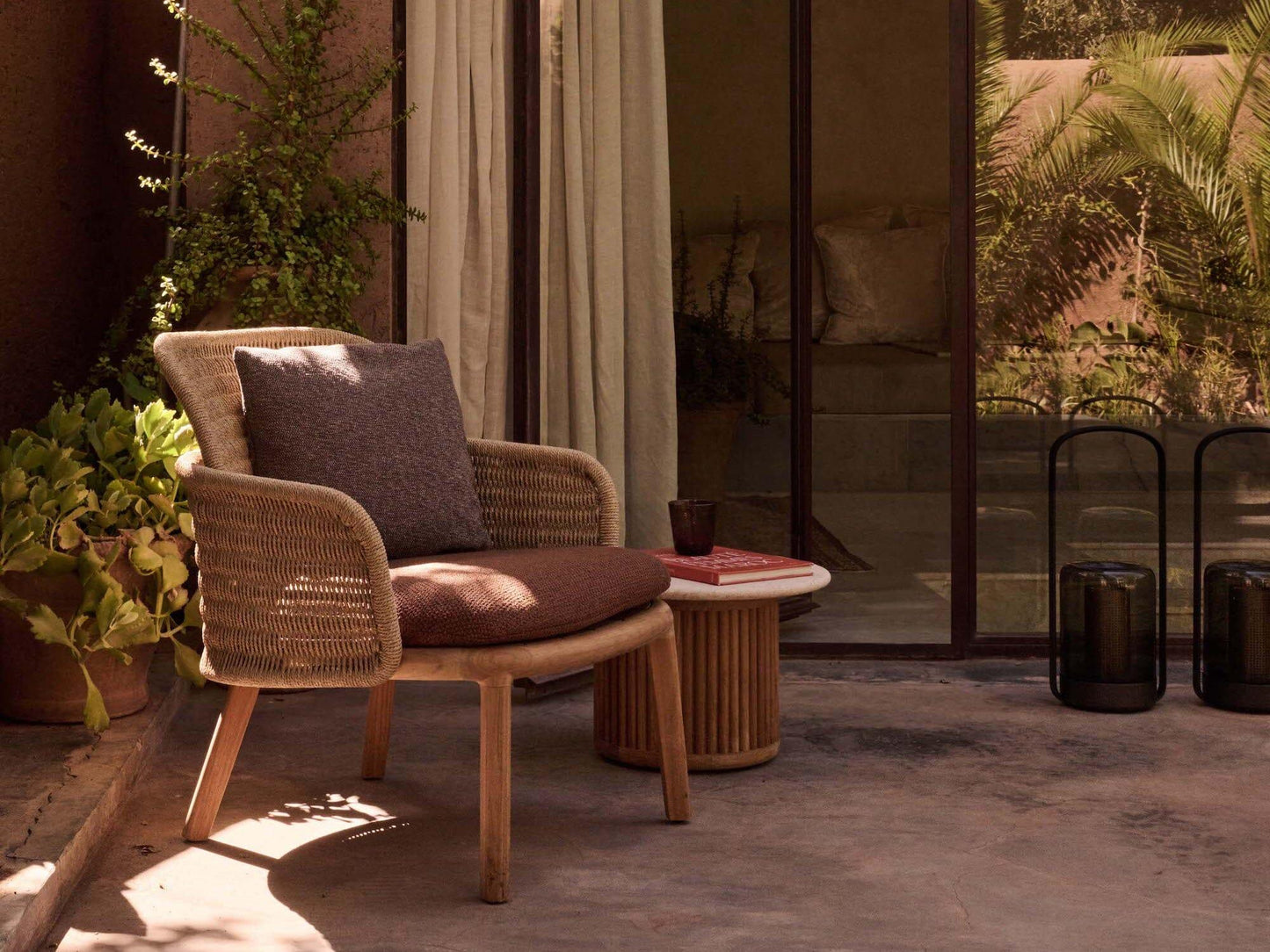 Suro Lounge Chair - Outdoor Furniture