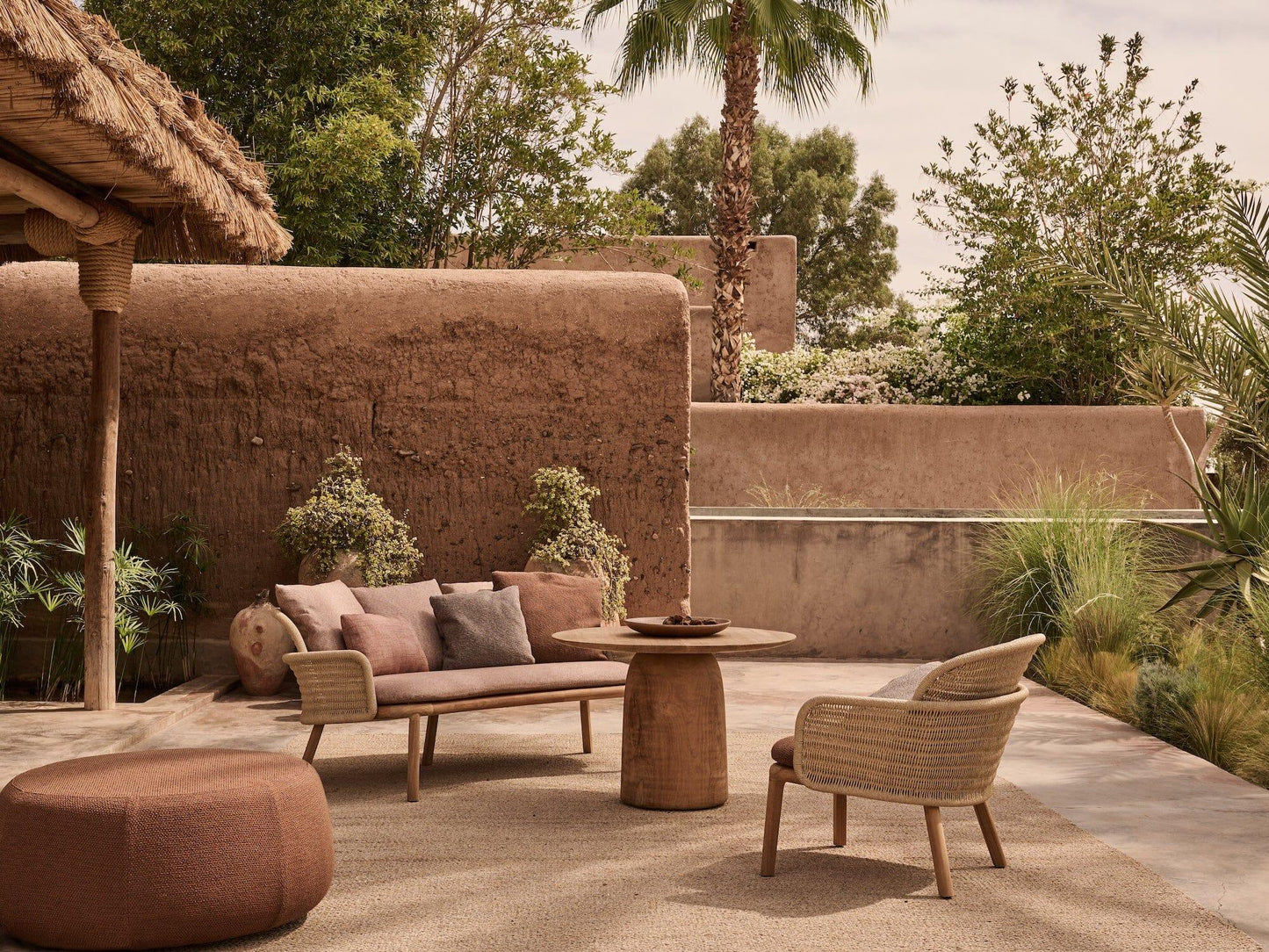 Suro Lounge Chair - Outdoor Furniture