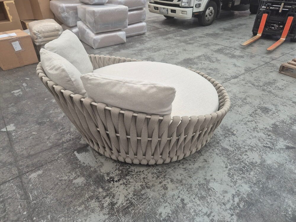 Tosca Daybed in Linen Outdoor Furniture Tribu