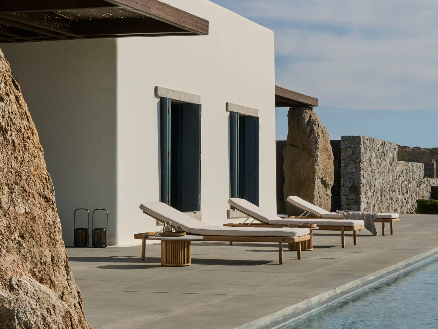 Ukiyo Lounger - Outdoor Furniture