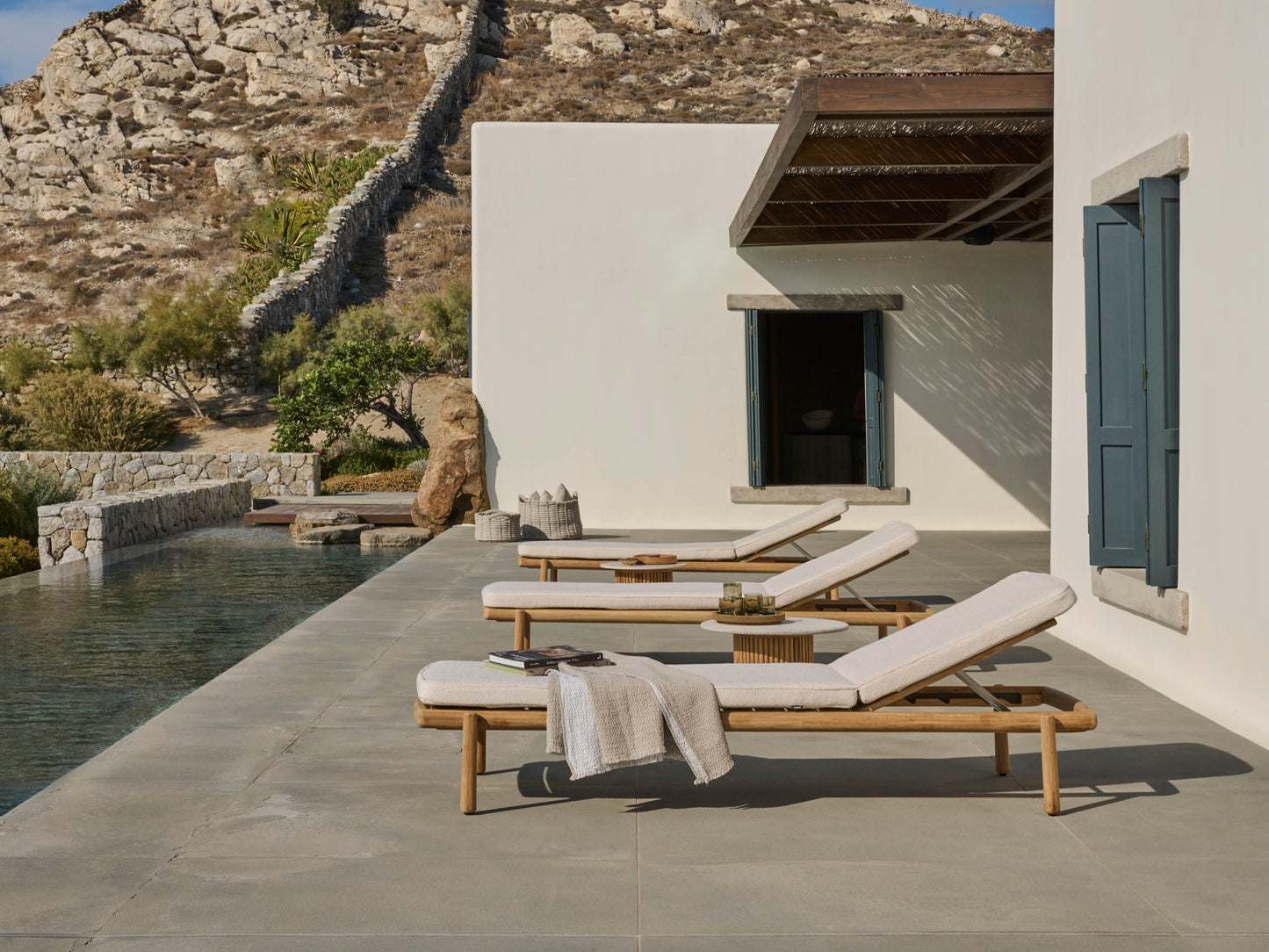 Ukiyo Lounger - Outdoor Furniture