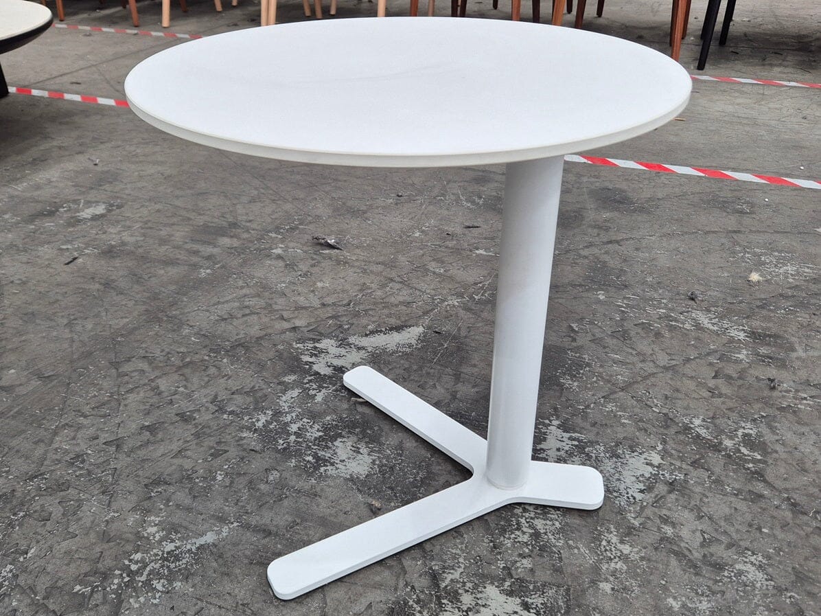 Yo Side Table in White Indoor Furniture Lapalma