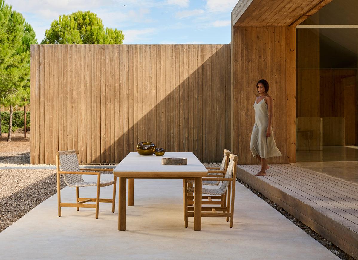 Amanu Table - Outdoor Furniture