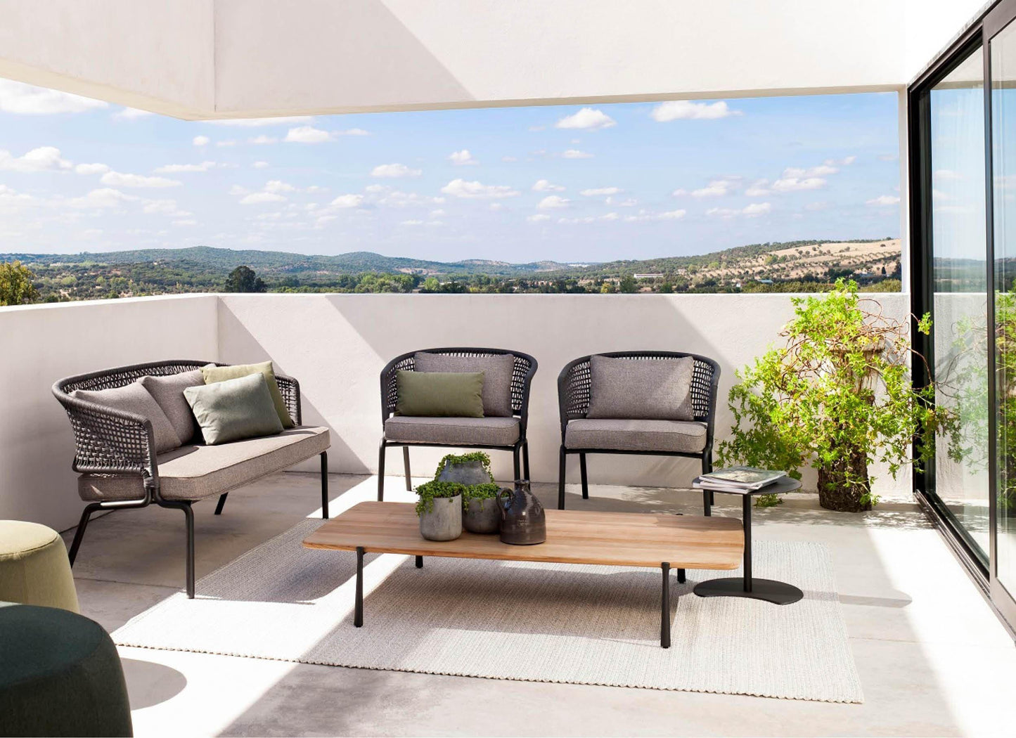 Contour Club Chair - Outdoor Furniture