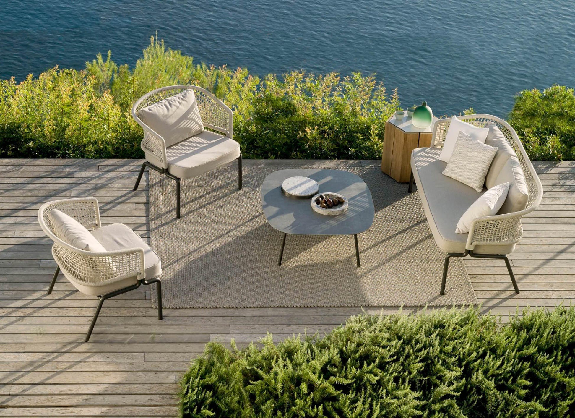Contour Sofa - Outdoor Furniture