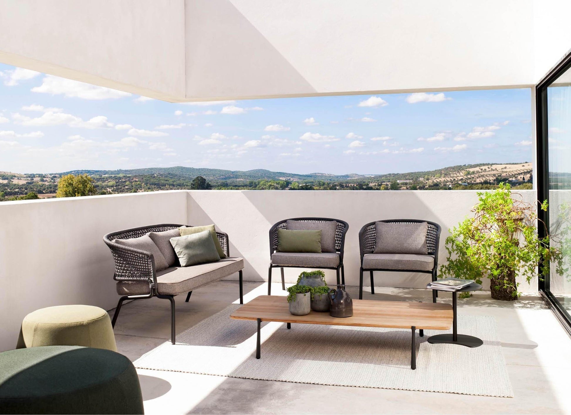 Contour Sofa - Outdoor Furniture