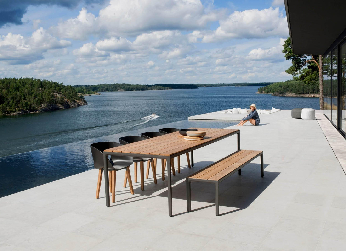 Illum Bench - Outdoor Furniture