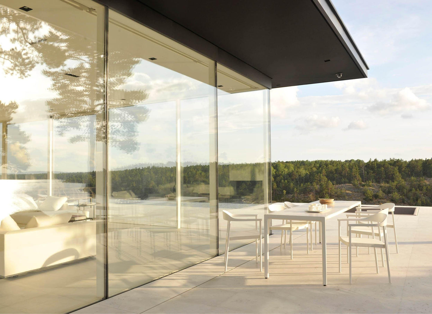 Illum Slim Tables - Outdoor Furniture
