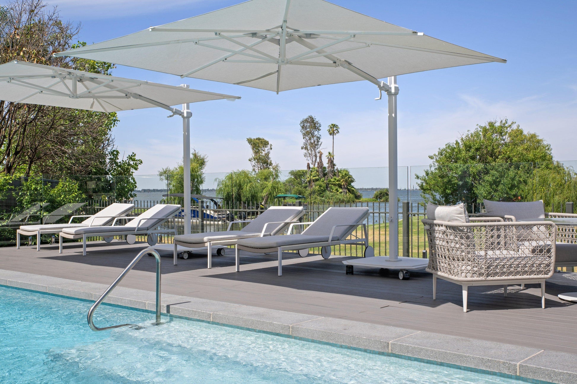 Nodi Lounger - Outdoor Furniture