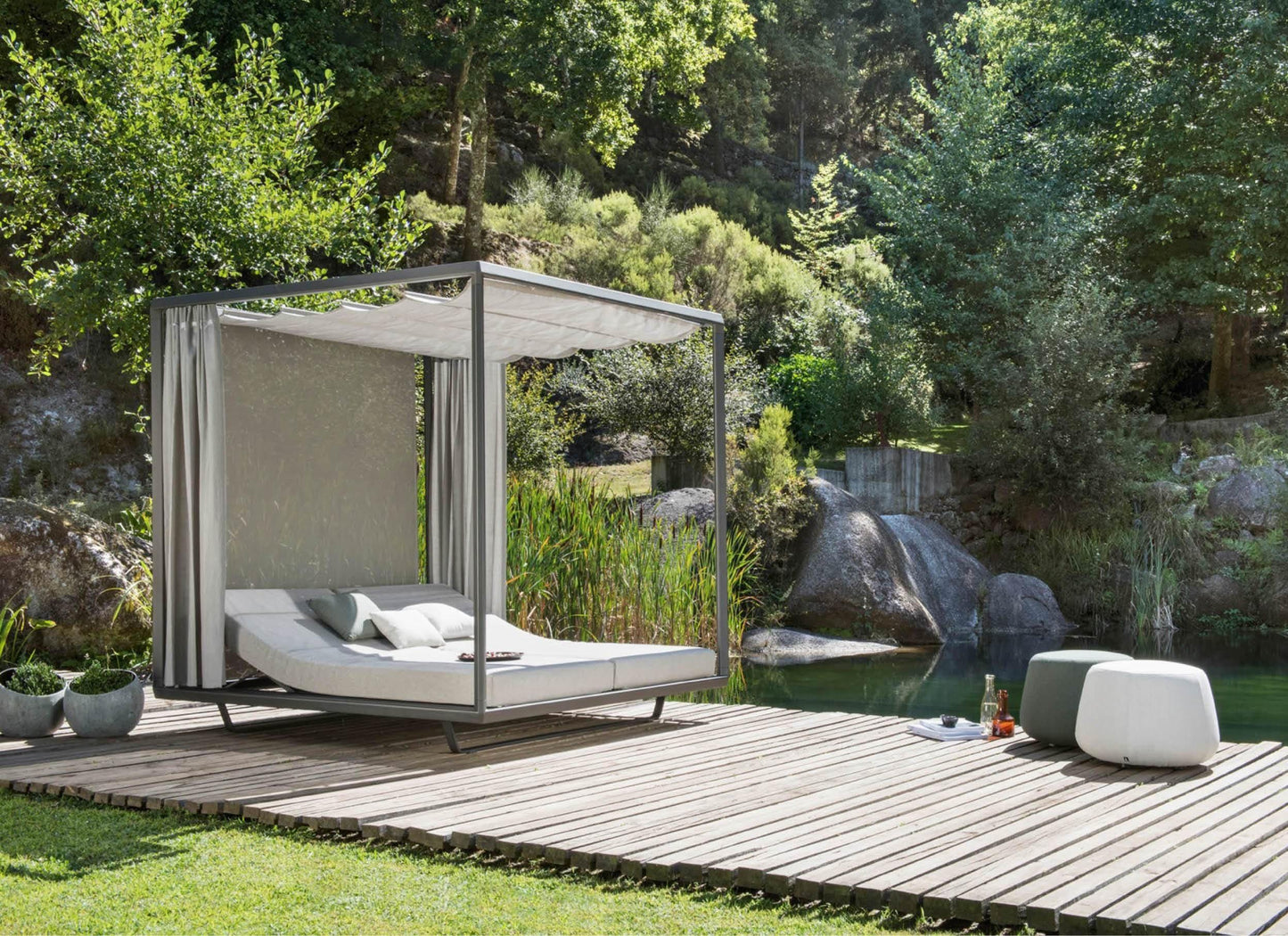 Pavilion Daybed - Outdoor Furniture