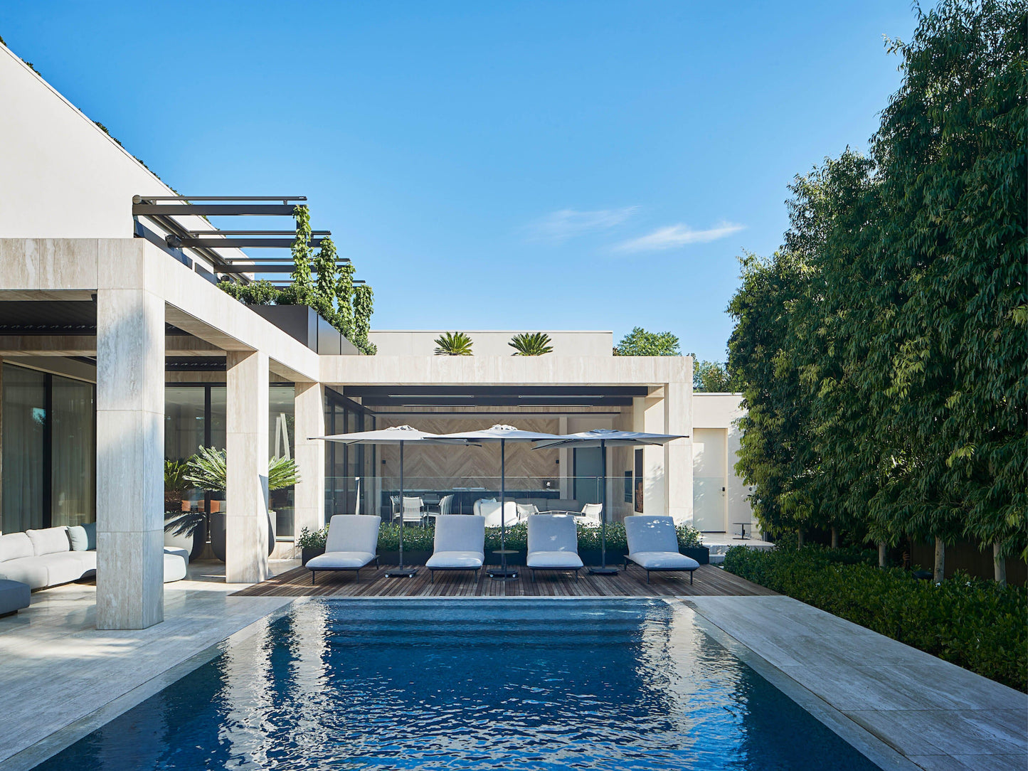 Senja Lounger - Outdoor Furniture