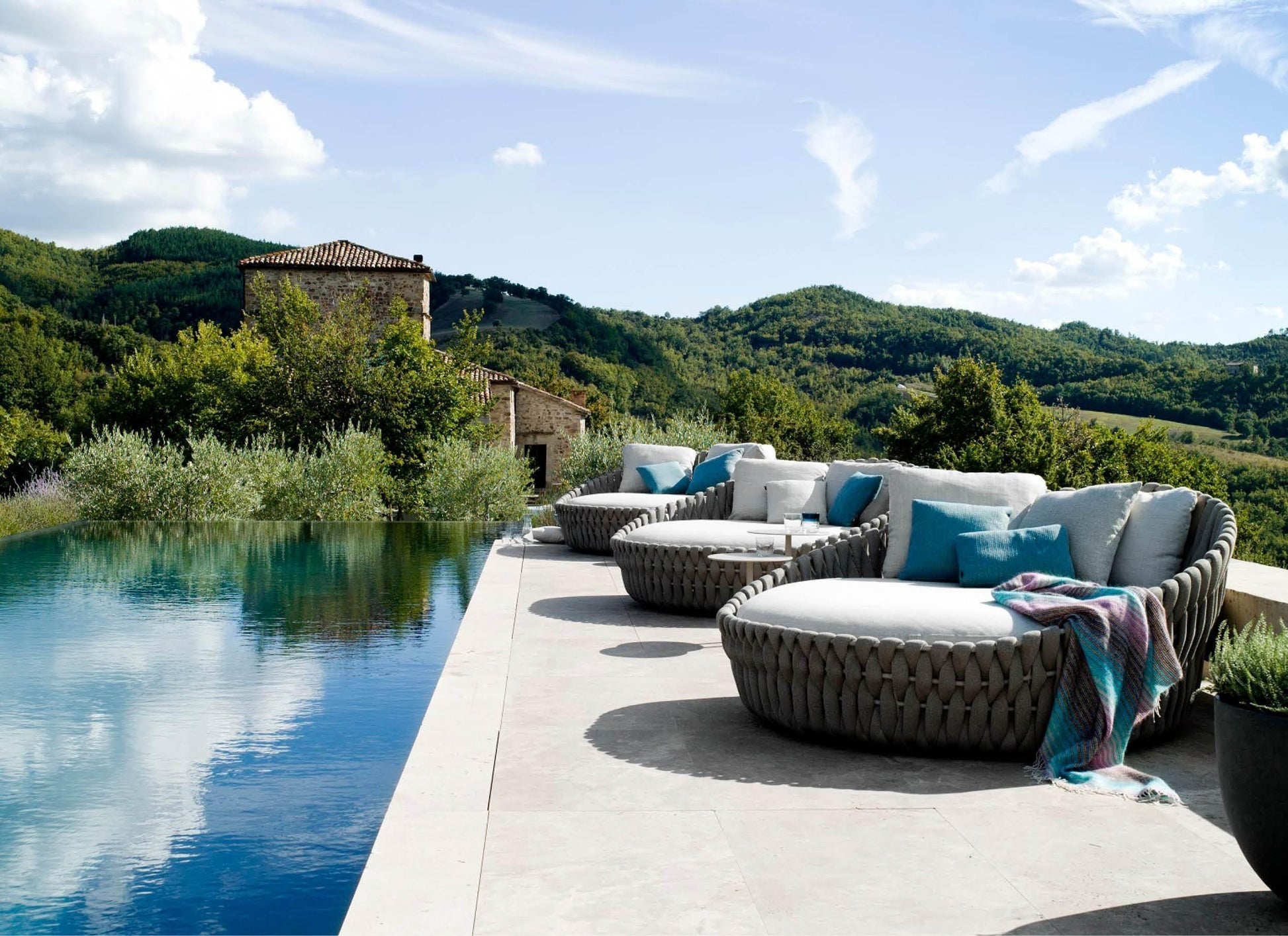Tosca Daybed - Outdoor Furniture