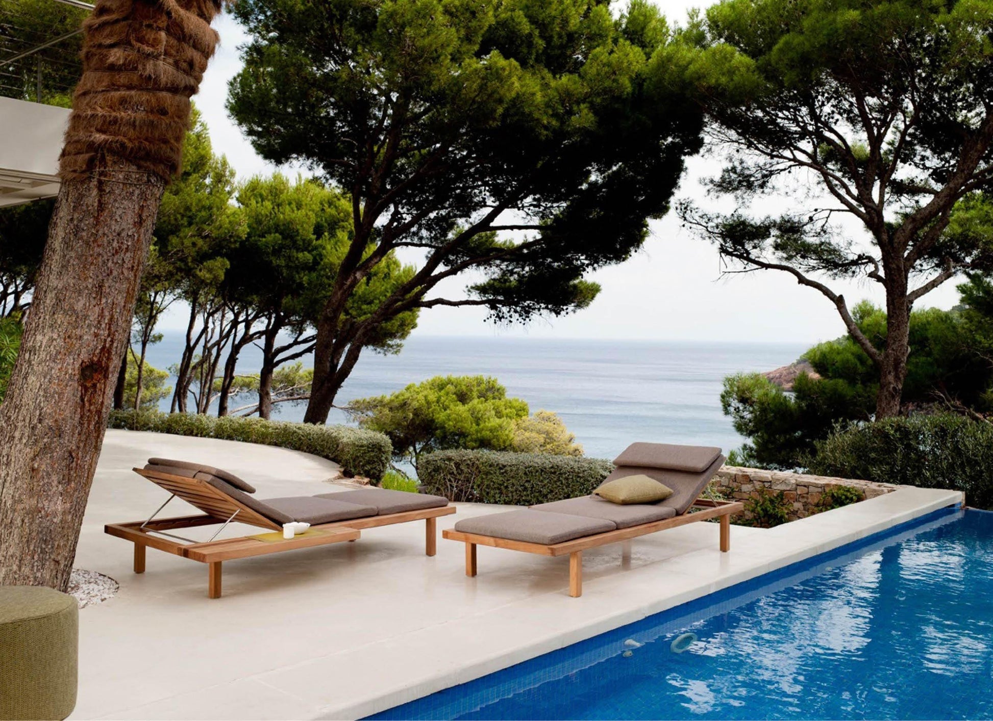 Vis a Vis Lounger - Outdoor Furniture