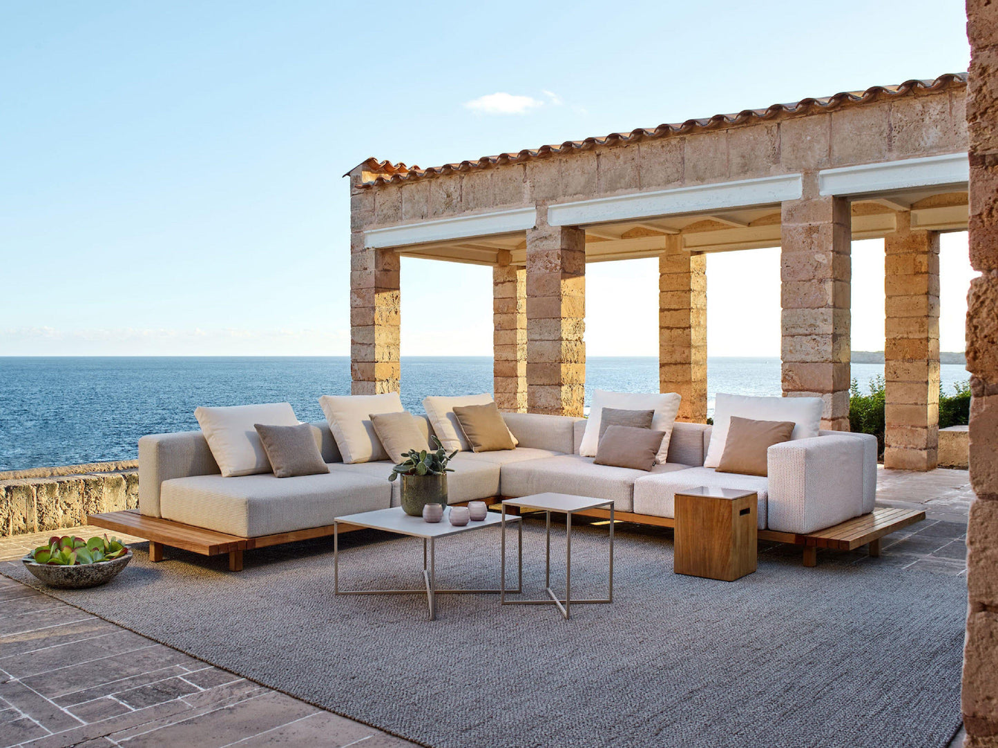 Vis a Vis Sofa - Outdoor Furniture