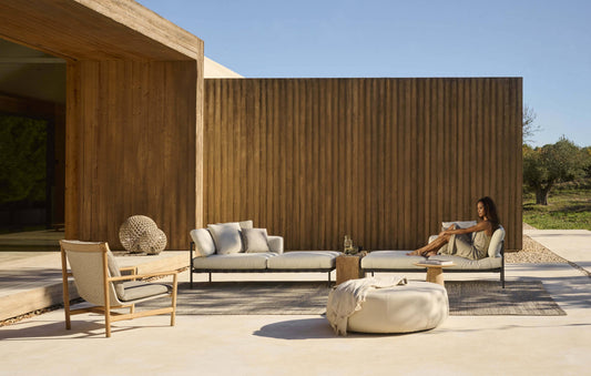 Choosing A Designer Outdoor Daybed For Your Space