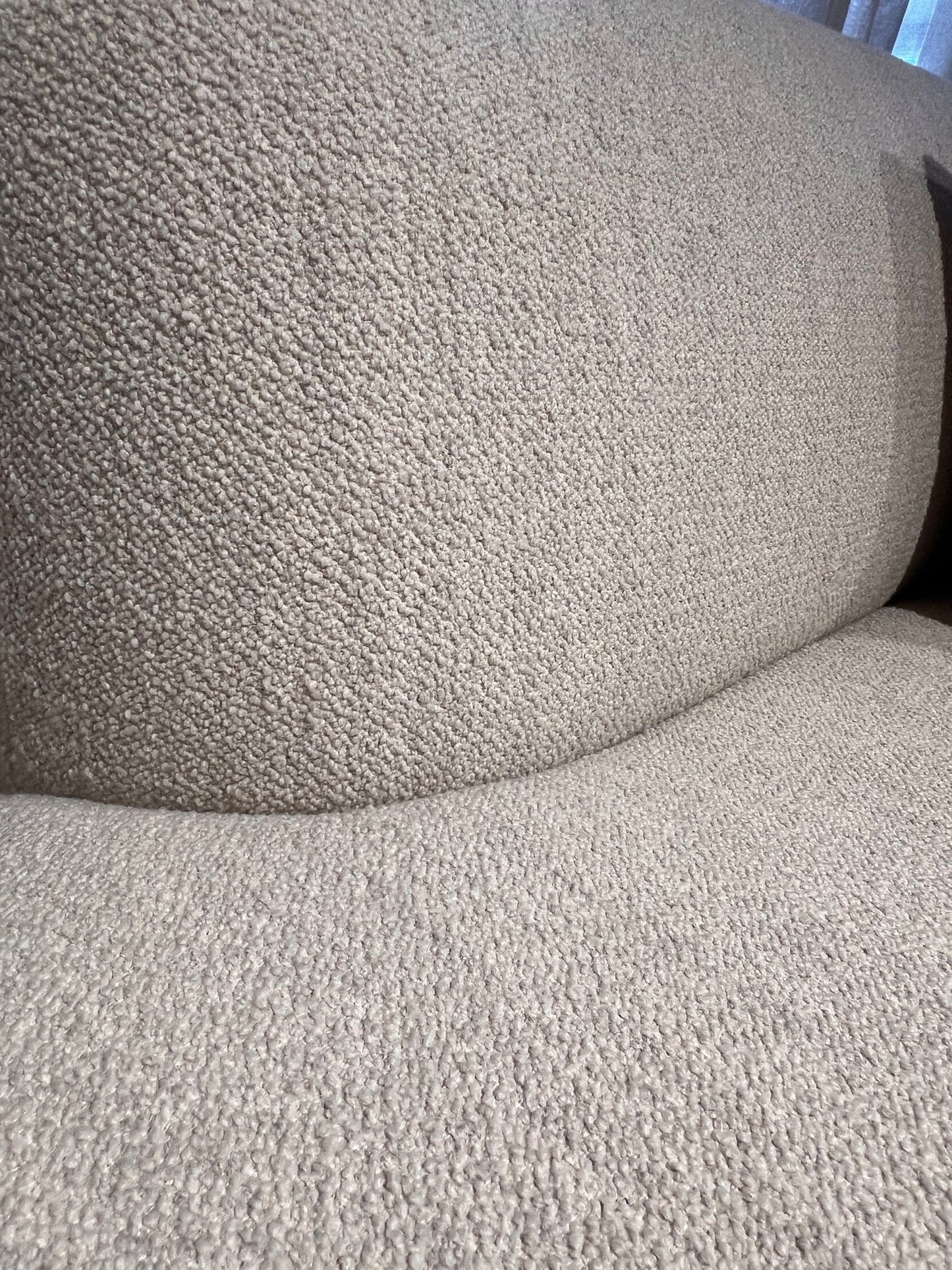 Jade Sofa in Dolly Avorio