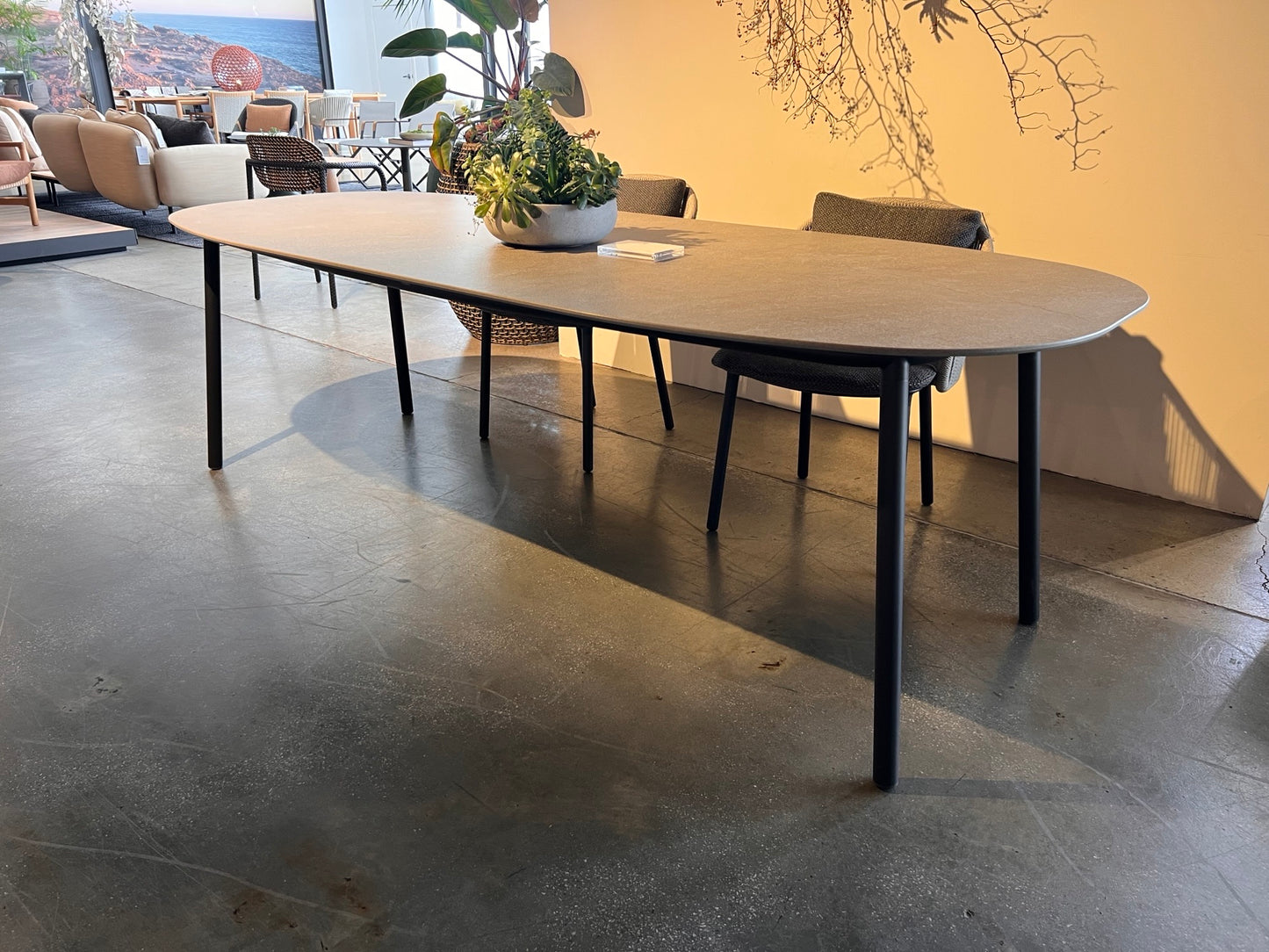 Tosca Dining Table