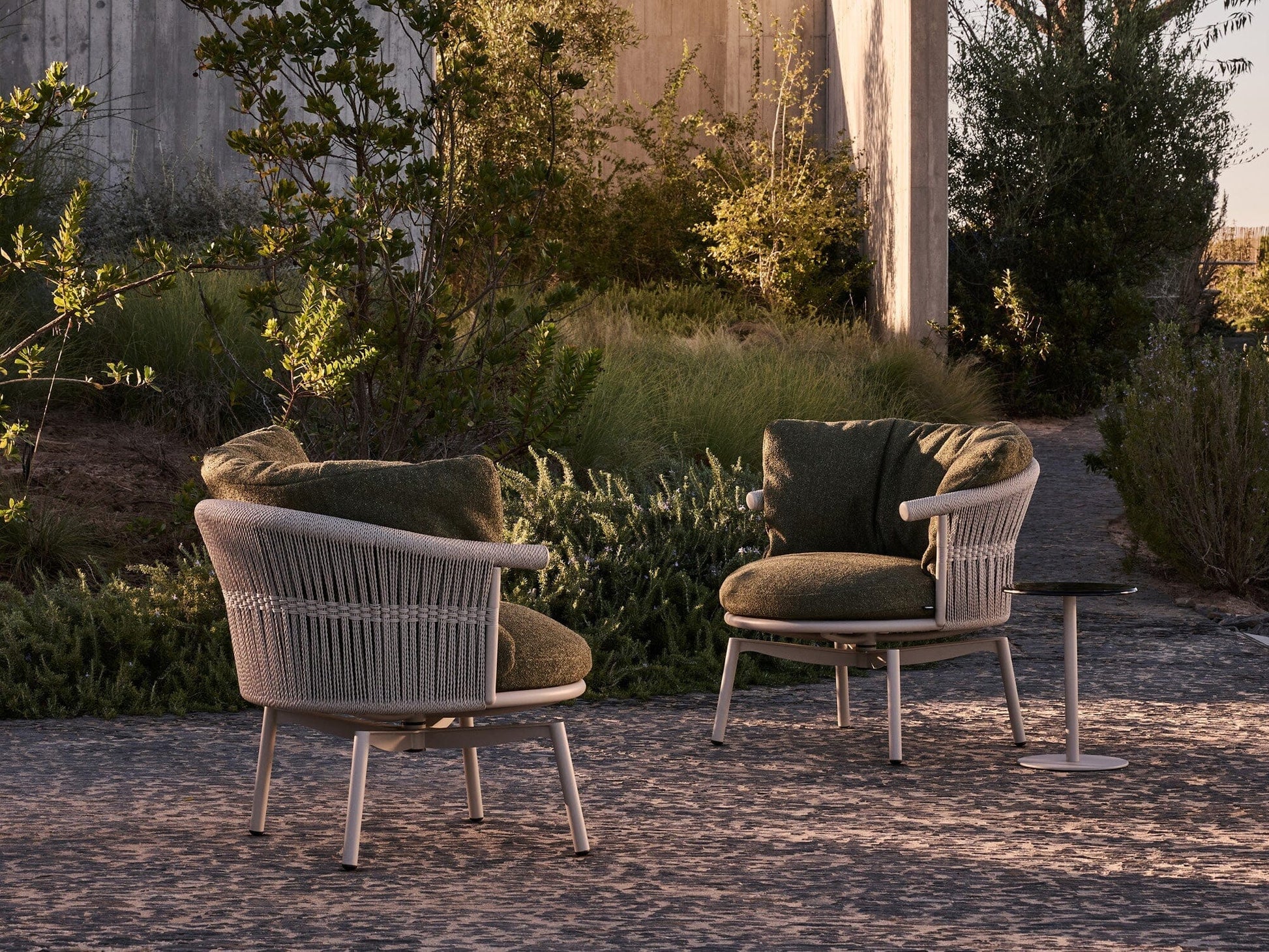 CESTA Swivel Lounge Chair Outdoor Furniture Tribu 