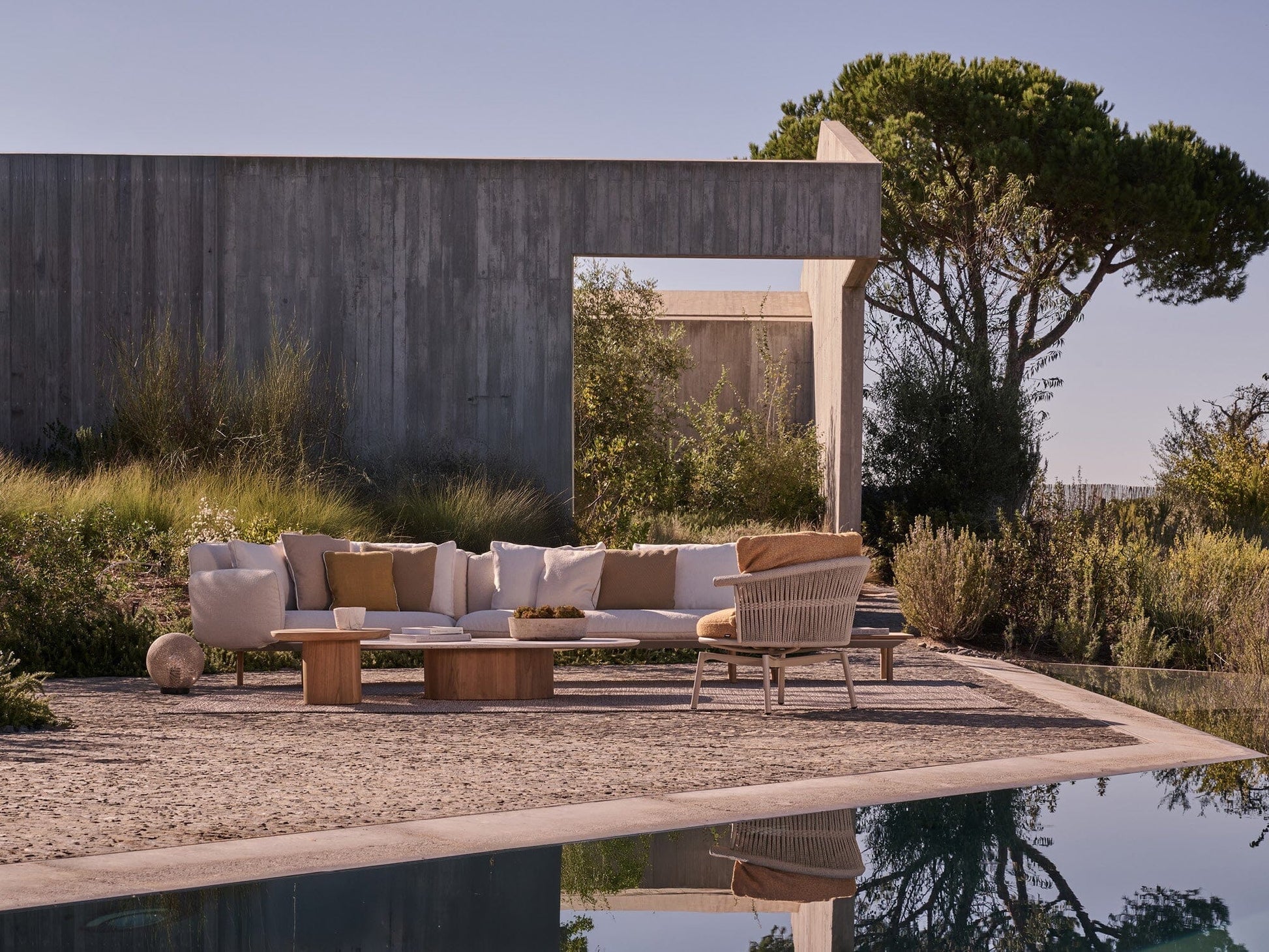 CESTA Swivel Lounge Chair Outdoor Furniture Tribu 