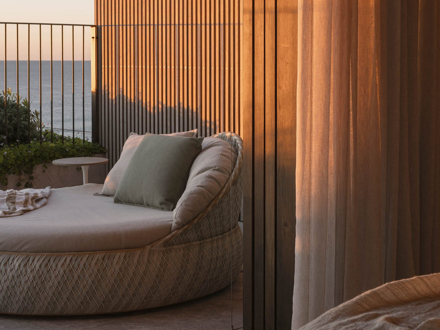 DALA Loveseat Outdoor Furniture DEDON 