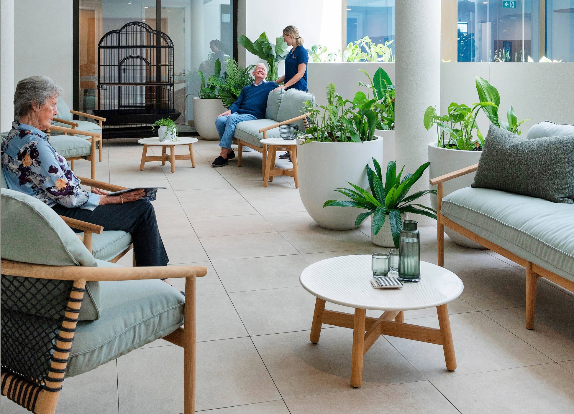 Forrest Sofa (Alu Base) in Shell 40% Off Outdoor Furniture Kett 