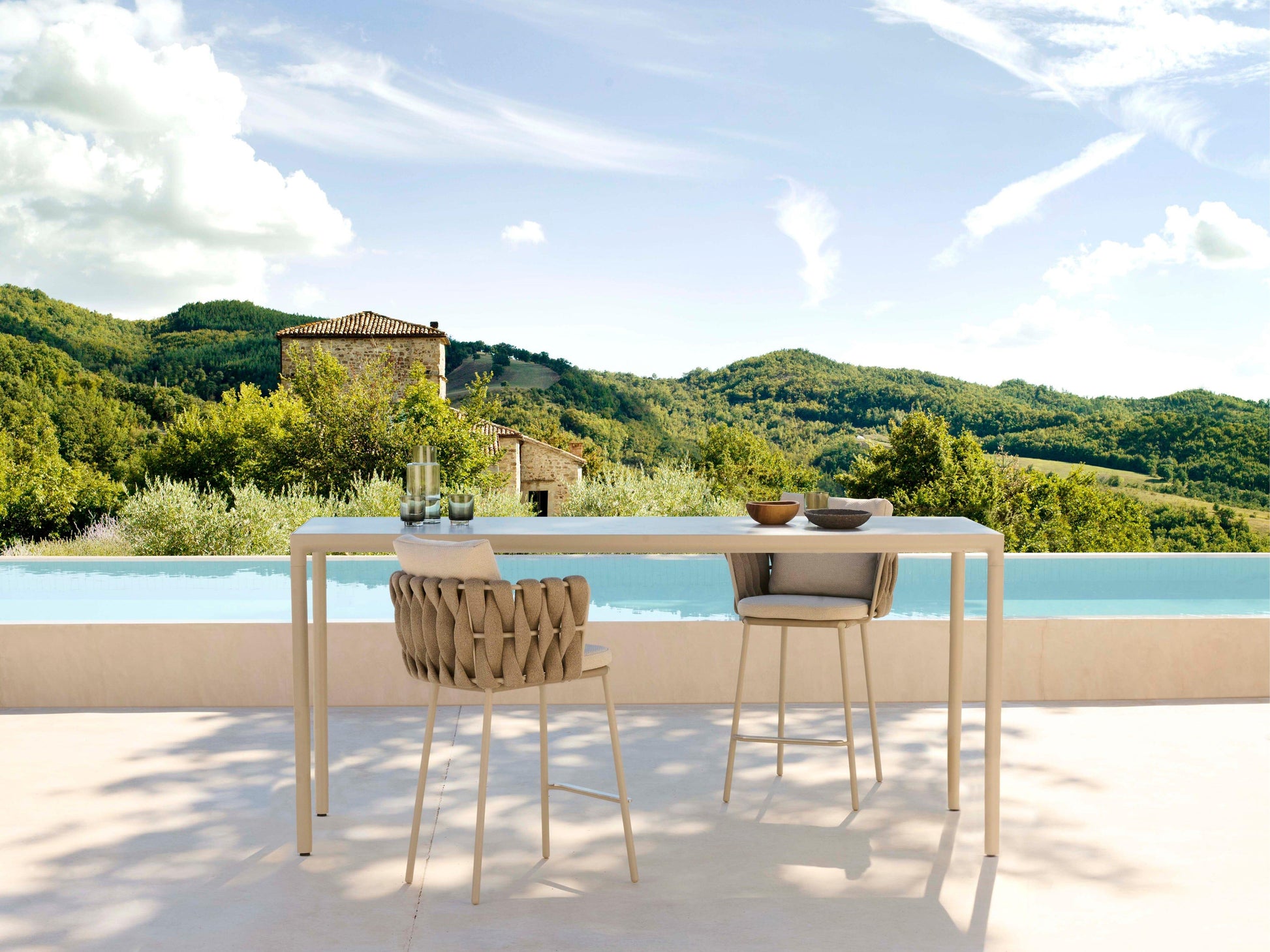 Illum Bar Table - Outdoor Furniture