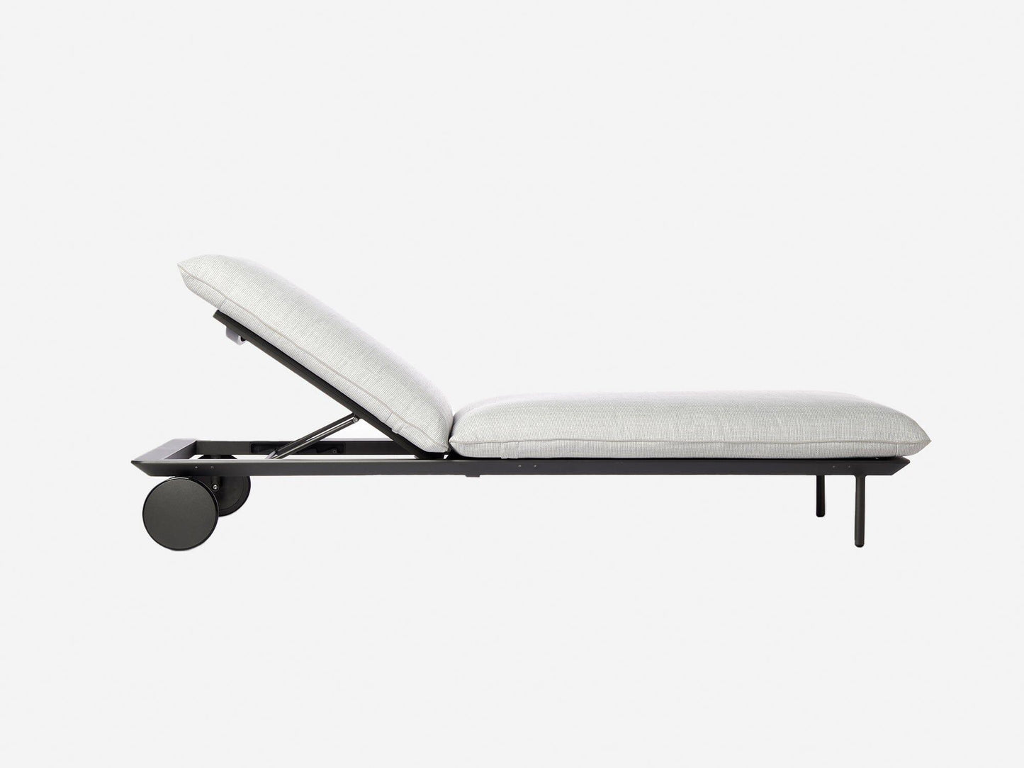 Senja Lounger - Outdoor Furniture