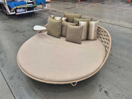 SWINGREST Standing Lounger in Chalk Incl. Deco Cushions