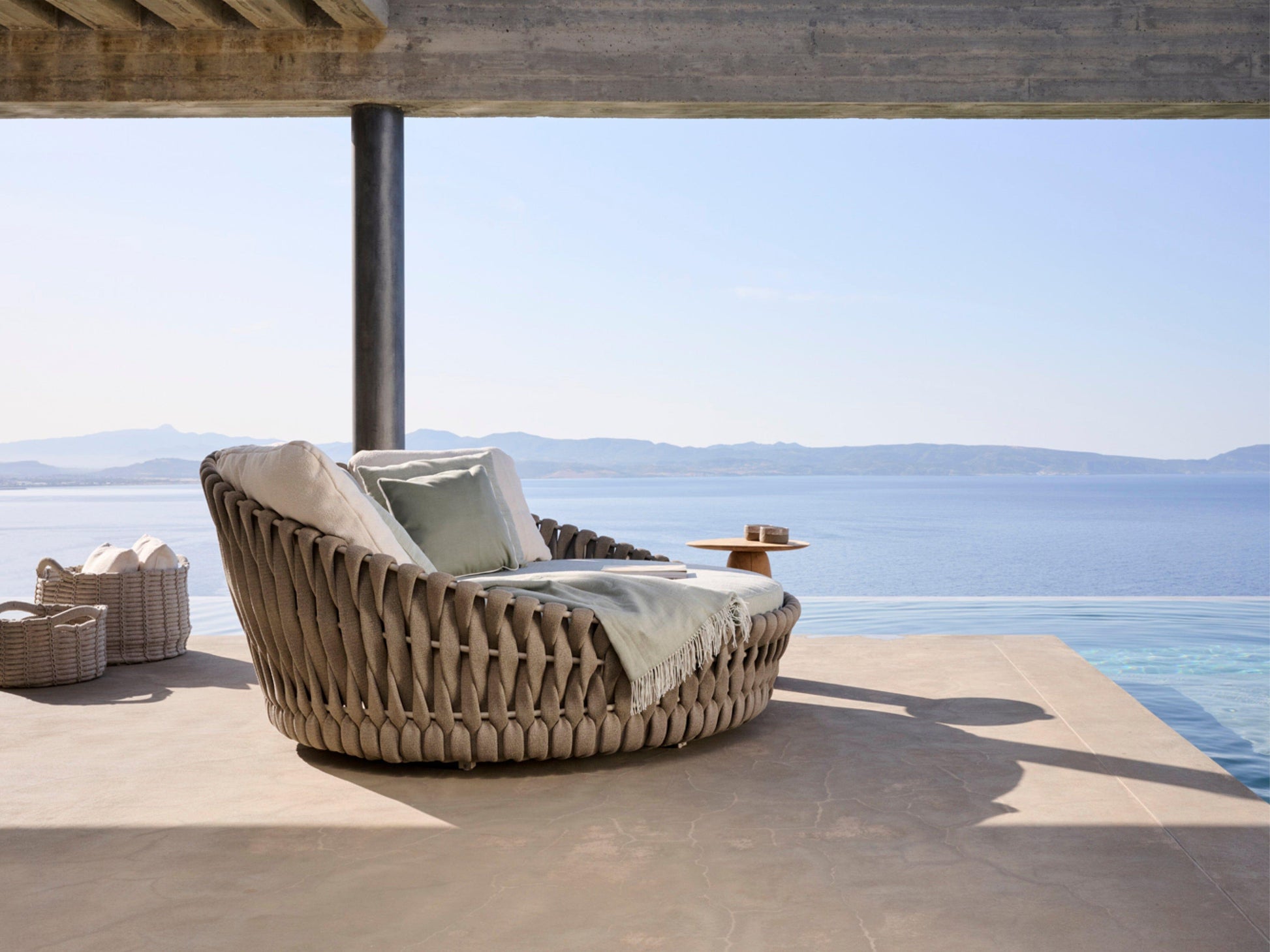 Tosca Daybed - Outdoor Furniture