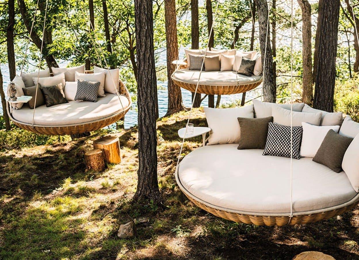 Outdoor hanging outlet daybed