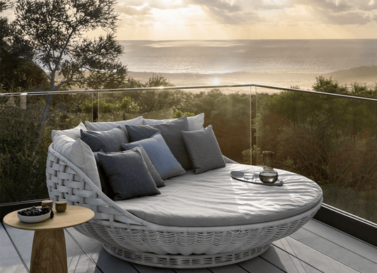 SWINGREST Standing Lounger in Chalk